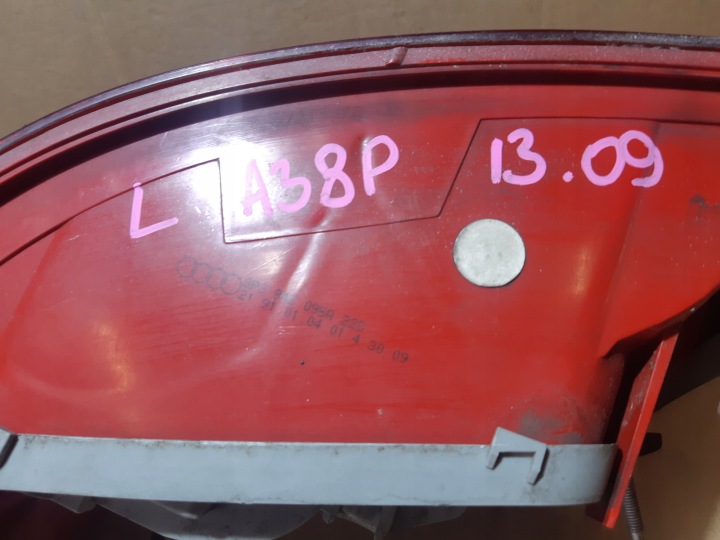 AUDI A3 8P LIFT PHARE GAUCHE ARRIÈRE GAUCHE ARRIÈRE 8P3945095A