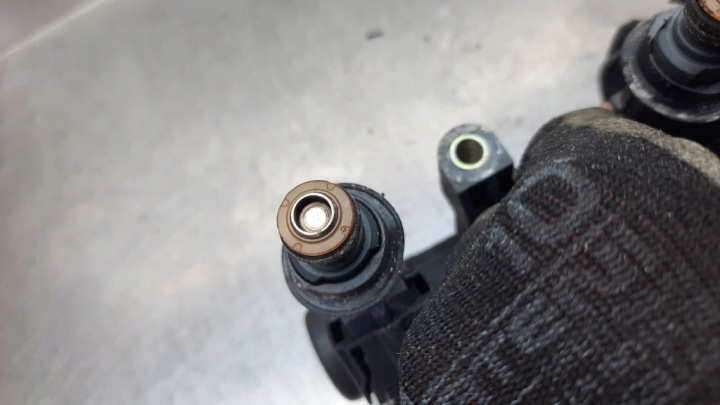 MOULURE INJECTION OE 030133319AA VW POLO 6N 1.3B