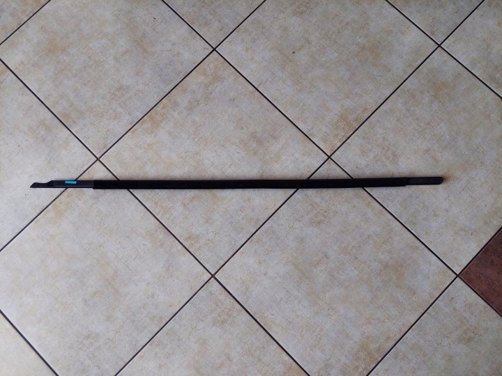 MOULURE RACLOIR DROIT AVANT AUDI A6 C8 4K0
