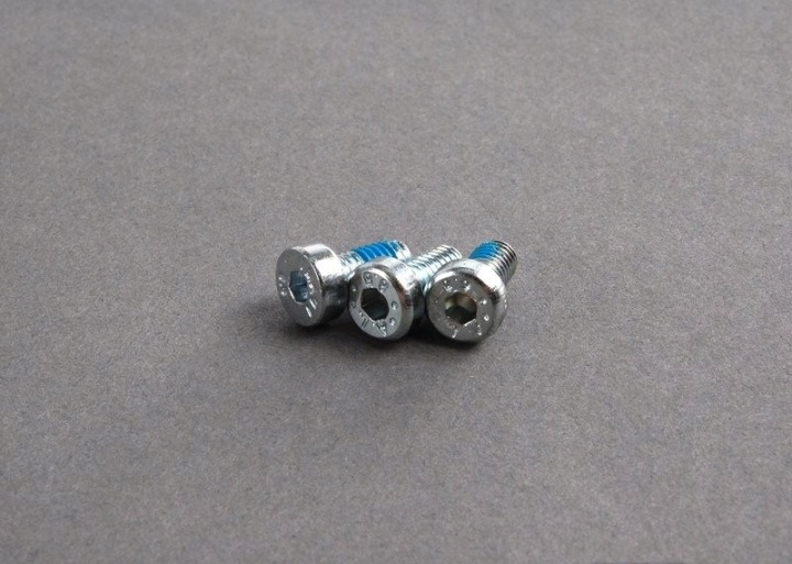 DROITE BUSE ROZPYLAJACA BMW E38 61678370560