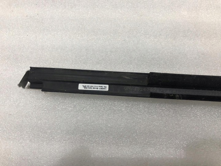 MOULURE RACLOIR GAUCHE ARRIÈRE OPEL ASTRA J 13260071
