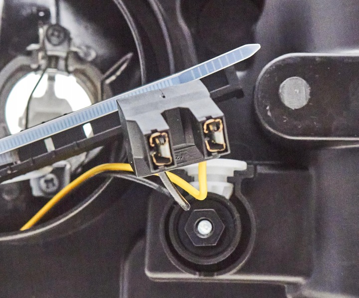 PHARE AVANT VERS FIAT DUCATO 2014- 1374292080 DROITE