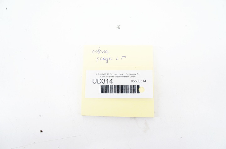 UD314 INFINITI Q30 PROTECTION SEUIL GAUCHE AVANT A2466805502 A2466800106