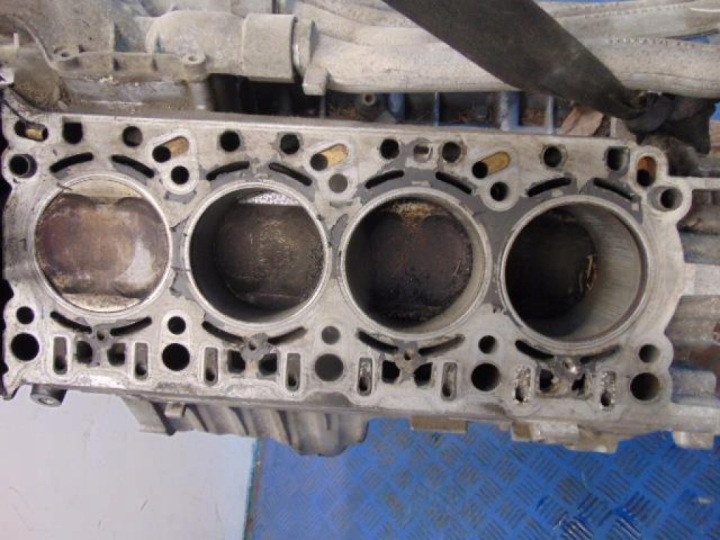 PORSCHE CAYENNE 4.5 8V BAS MOTEUR BLOC TYPE M48.00