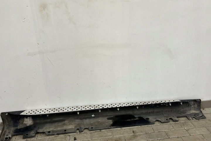 NADKLADKA SEUIL GAUCHE BMW X6 (E71, E72) 51777184419 3.0L DIESEL 225KW 2010
