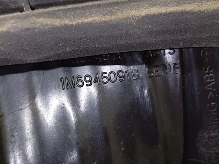 SEAT LEON I PHARE GAUCHE ARRIÈRE DANS COUVERCLE DE COFFRE 1M6945091B