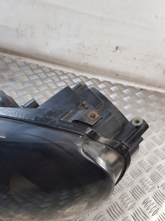 PHARE GAUCHE AVANT 1EG24700701 VW GOLF V 04R EUROPE