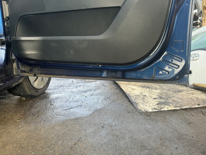 SKODA ROOMSTER PORTES DROIT AVANT DROIT AVANT LF5Q