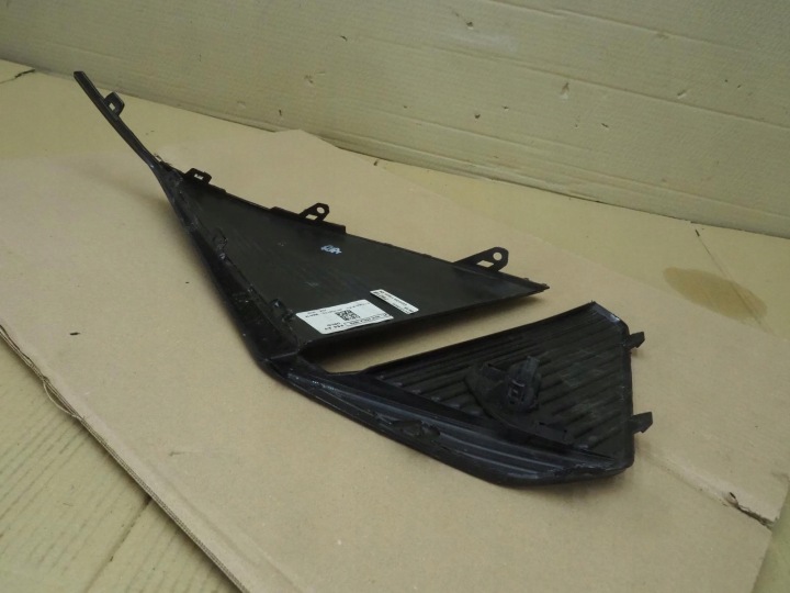 PEUGEOT 408 II GRILLE PARE-CHOCS DROIT AVANT 9840750980