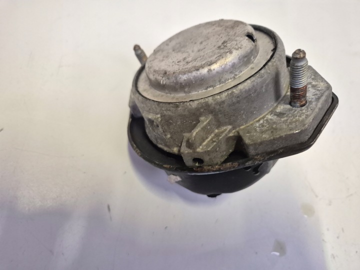 COUSSIN MOTEUR DROITE BMW E65 730D 3.0D M57 6770796 6756094