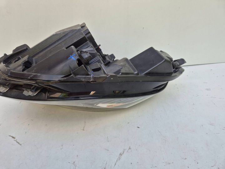 RENAULT CAPTUR II 260104525R ENDOMMAGÉE PHARE DROITE COMPLET LED EUROPE