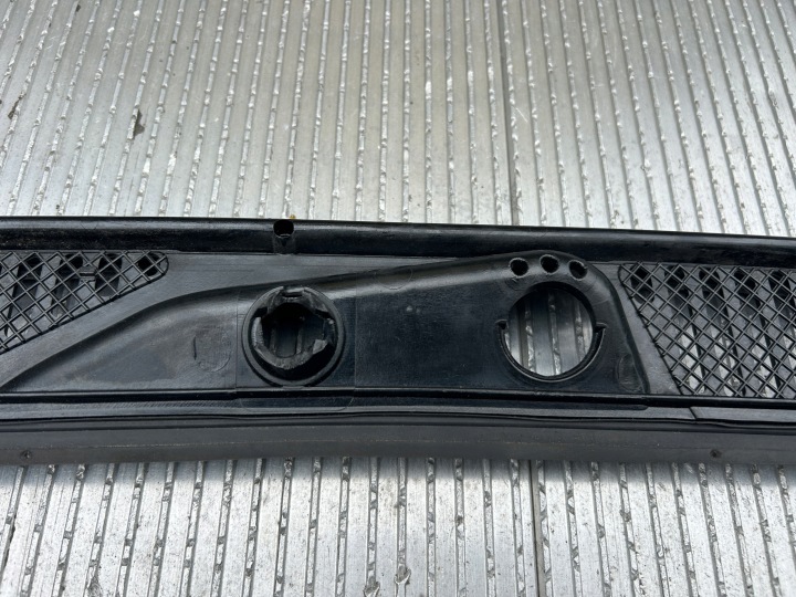 DOUBLURE DE PASSAGE DE ROUE AUDI A8 D2 LIFT