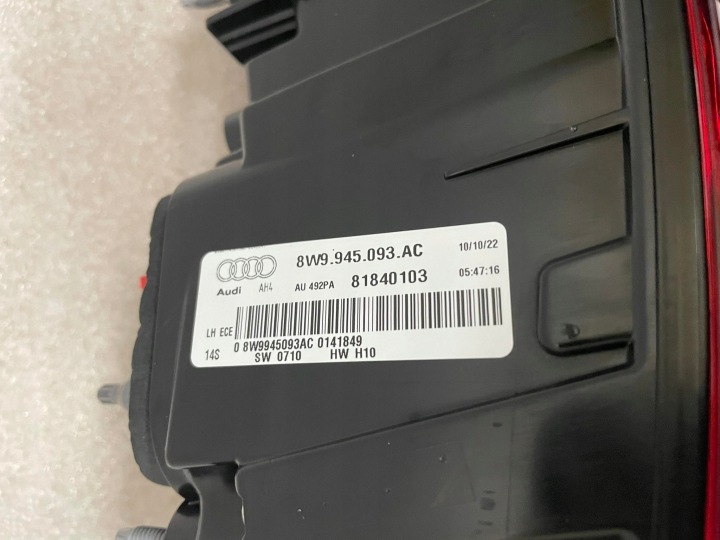 AUDI A4 B9 UNIVERSEL PHARE ARRIÈRE 8W9945094AC 8W9945093AC
