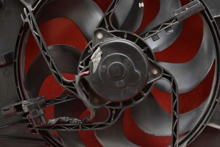 VENTILATEUR 8240540 FORD MONDEO MK4 2.0 TDCI 140 KM 10-15
