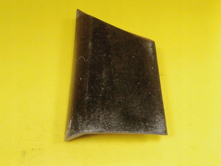 MOULURE GARDE-BOUE DROIT AVANT VOLKSWAGEN PASSAT B3 357853518 NR328