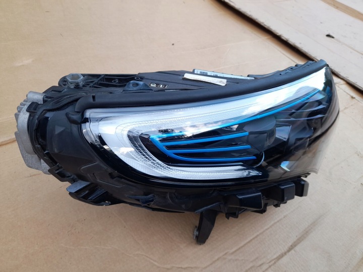 PHARE DROITE MERCEDES EQC A293 W293