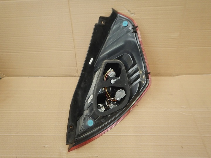 PHARE GAUCHE ARRIÈRE GAUCHE ARRIÈRE FORD FIESTA MK7 LIFT C1BB13405A