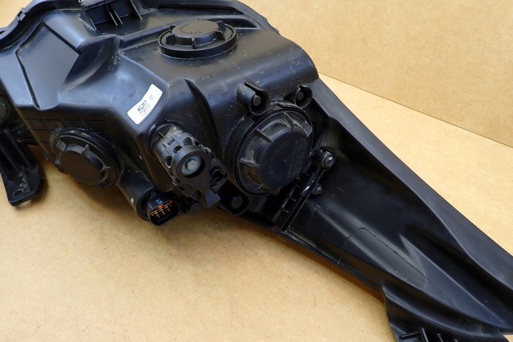 PHARE AVANT HYUNDAI I20 ORDINAIRE LENTILLE LED 15- LH GAUCHE 92101C8200 OEM
