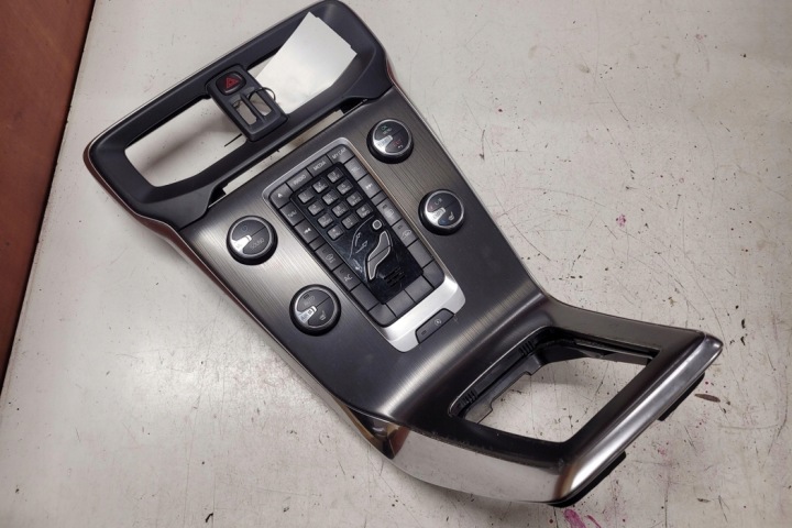 AUTRE MODULES VOLVO V40 CROSS COUNTRY (526) 08632794 1.6L DIESEL 84KW 2014