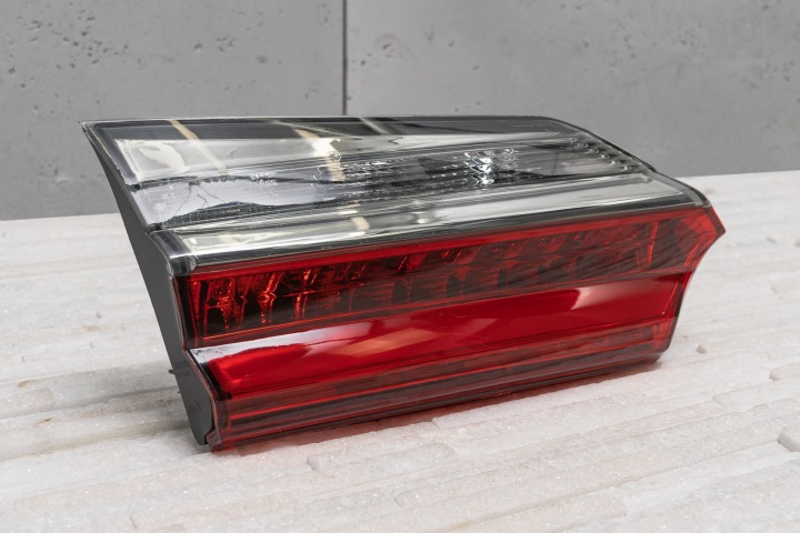 TOYOTA COROLLA E16 PHARE COUVERCLES DE COFFRE LED GAUCHE 8159002A20