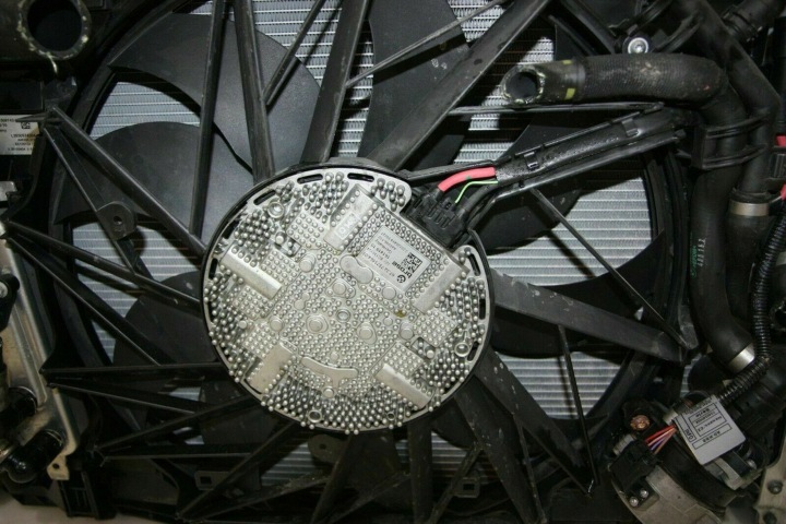 ENSEMBLE RADIATEURS BMW 7 F01 F02 F03 F04 17117570093