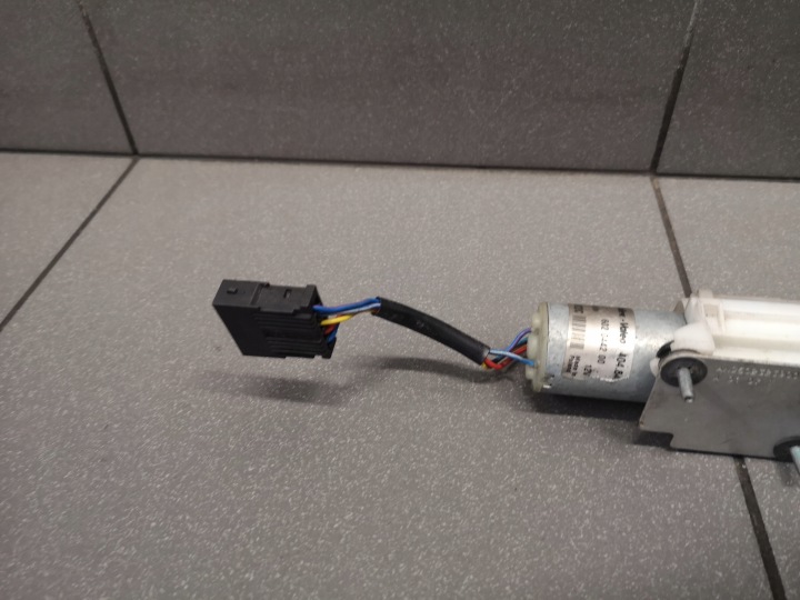 PETIT MOTEUR RÉGLAGES HAUTEURS COURROIE AUDI A8 D3 602044200