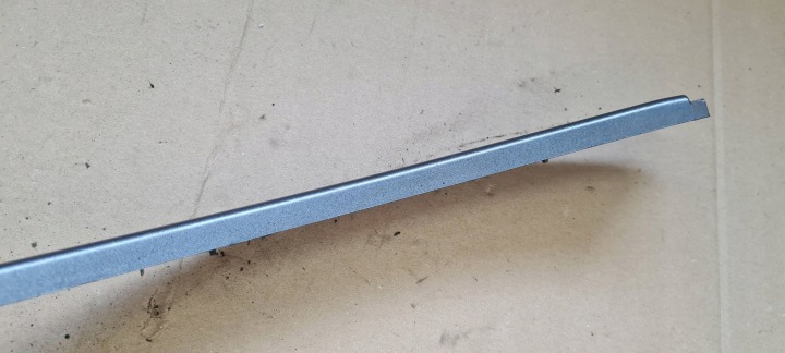 AUDI Q7 4L ARRIÈRE CÔTÉ DROITE REVÊTEMENT BAGUETTES GARDE-BOUE ARRIÈRE 4M0854820