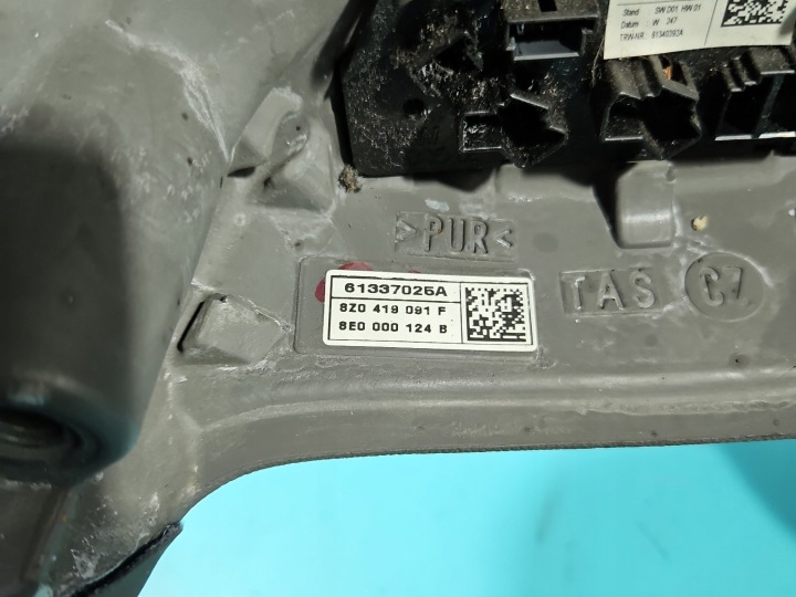 VOLANT AVEC COUSSIN MULTIFONCTION AUDI A6 C5 8Z0419091F 01-04