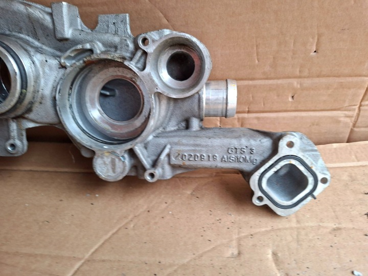 OT96 CHÂSSIS THERMOSTAT AUDI PORSCHE PANAMERA 4.0 0P2121406B 0P2121115