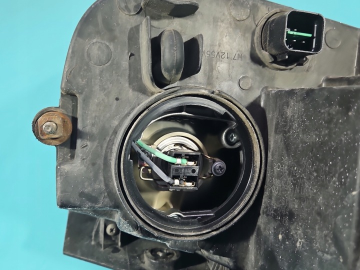 PROJECTEUR GAUCHE PHARE AVANT HYUNDAI SANTA FE II 06-09 EUROPE