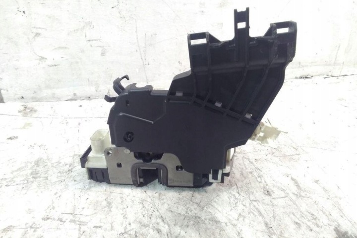 SERRURE ARRIÈRE GAUCHES PORTES MERCEDES-BENZ CLA COUPÉ (C117) A0997305900 1.6L