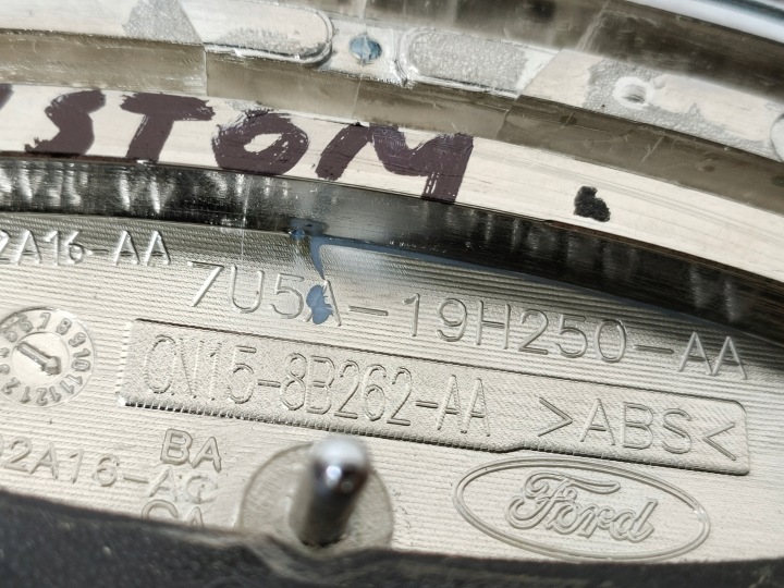 FORD TRANSIT CUSTOM LIFT 19-24 INSIGNE EMBLÈME ARRIÈRE DROIT CN15-8B262-AA