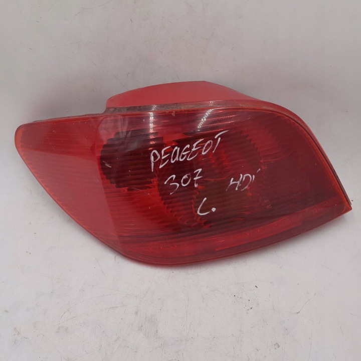 PHARE ARRIÈRE ARRIÈRE CÔTÉ GAUCHE PEUGEOT 307 HAYON PEUGEOT307