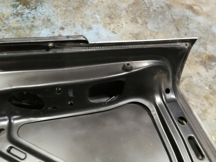 COUVERCLES DE COFFRE ARRIÈRE SANS CORROSIF MERCEDES W201 190E (705)