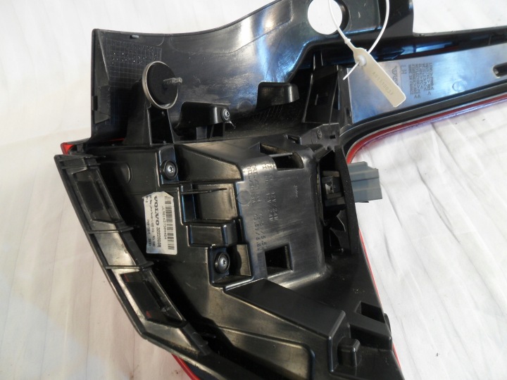 PHARE ARRIÈRE ARRIÈRE GAUCHE VOLVO V90 II 2016- 32228008