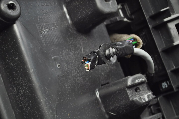 VOLVO XC60 I TUNNEL CENTRAL ACCOUDOIR CUIR 39855367 30791467