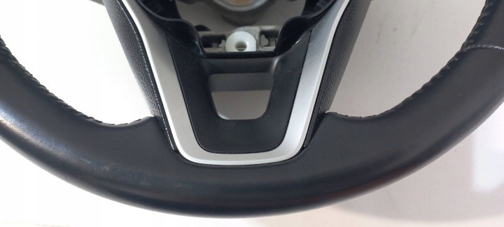 TOYOTA COROLLA E210 E21 VOLANT CUIR 6411018 (L131)