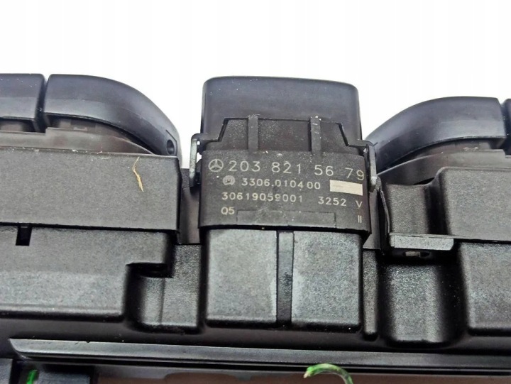 BOUTON D'URGENCE MERCEDES-BENZ CLK (C209) 2038215679 2.7L DIESEL 2003