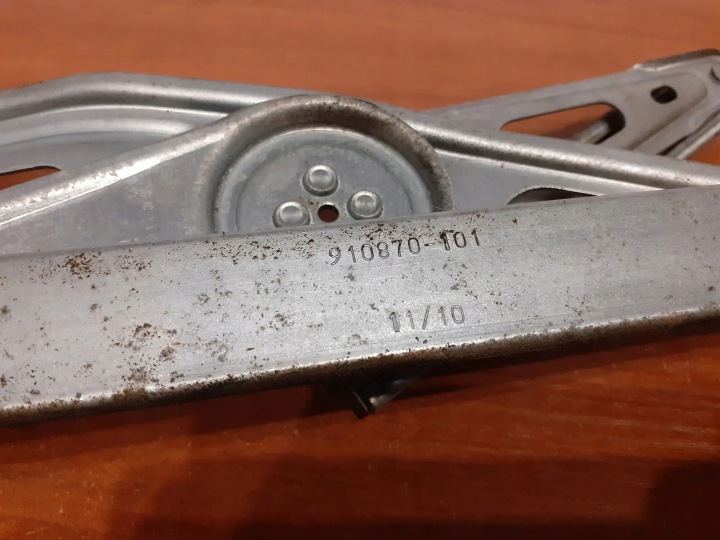 PETIT MOTEUR VITRES ARRIÈRE DROITS PORTES RENAULT SCÉNIC III (JZ0/1_) 966415102
