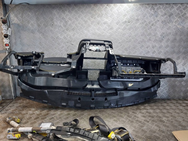 KIT AIRBAG POSTRZALOWY COCKPIT PLANCHE COUSSIN COURROIES MODULE JETTA V