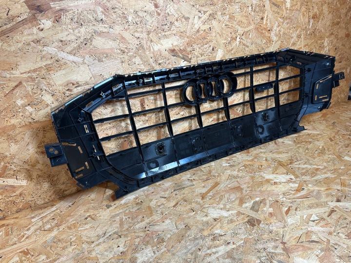 AUDI Q8 4M8 CALANDRE GRILLE 4M8853651AL