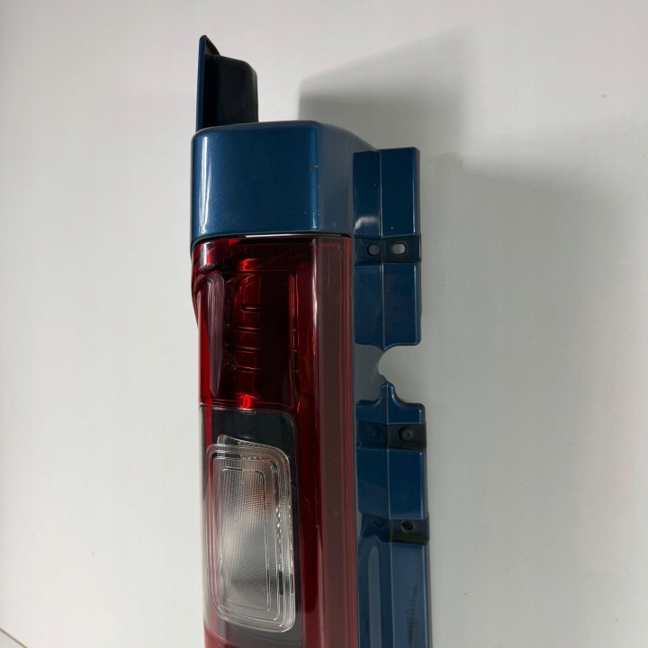PHARE GAUCHE ARRIÈRE GAUCHE ARRIÈRE RENAULT TRAFIC III 3 VIVARO II 2 OE 265556737R