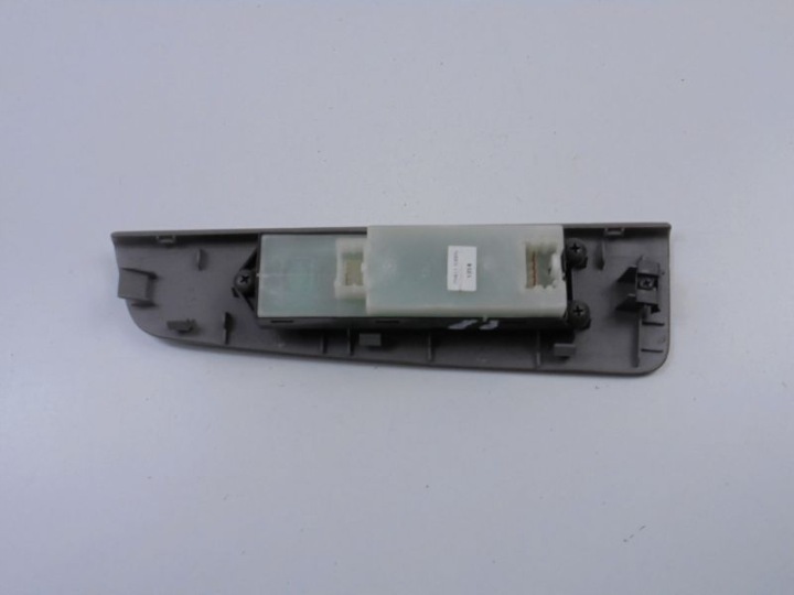 NISSAN ALTIMA III L31 COMMUTATEUR VITRES AVANT DROIT