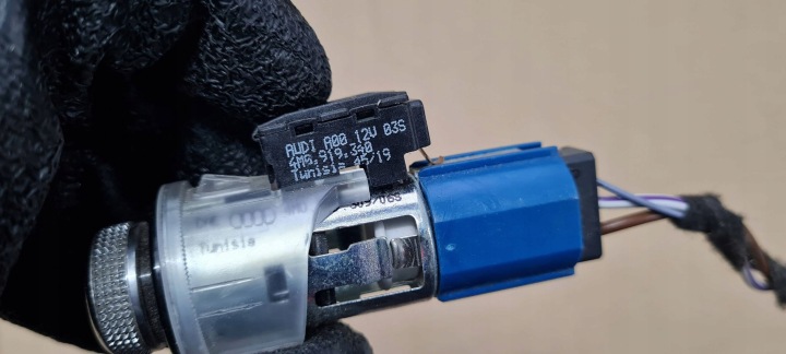 A5 8W PRISE ALLUME-CIGARES 12V 4M0919340 A4 B9 8W Q7 4M VW AUDI