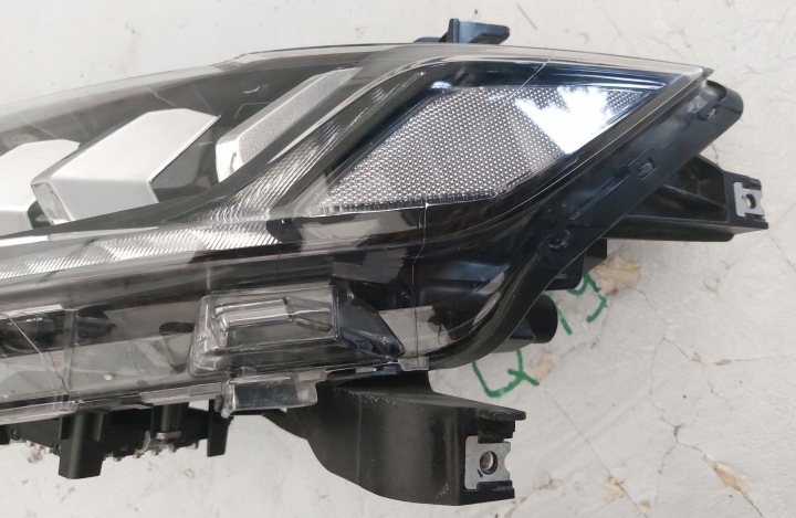 MITSUBISHI OUTLANDER III LIFT PHARE AVANT GAUCHE PHEV COMPLET LED 8301D3-31