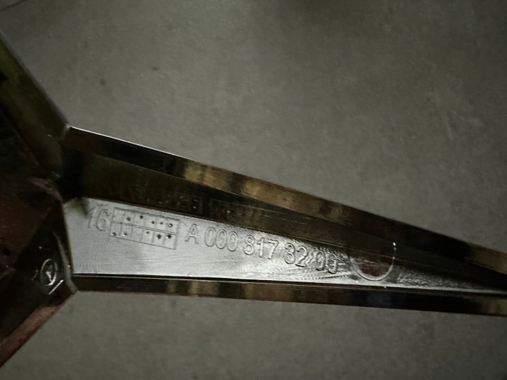 INSIGNE EMBLÈME A0008173200 MERCEDES