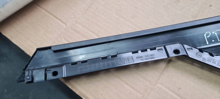 Q5 80A SQ5 MOULURE PROTECTION PORTES REVÊTEMENT DROITE ARRIÈRE 80A839904