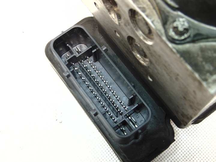 POMPE DE FREIN ABS DSC BMW F06 LCI 6868331 6856846