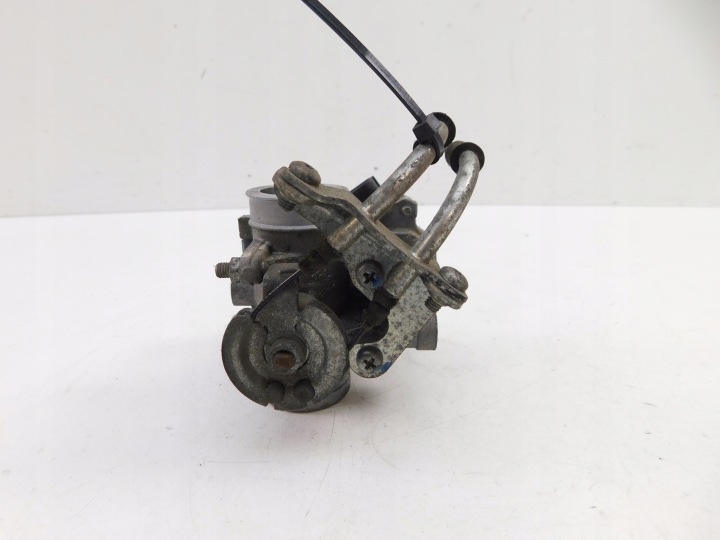 YAMAHA VITY 125 PAPILLON DES GAZ M1