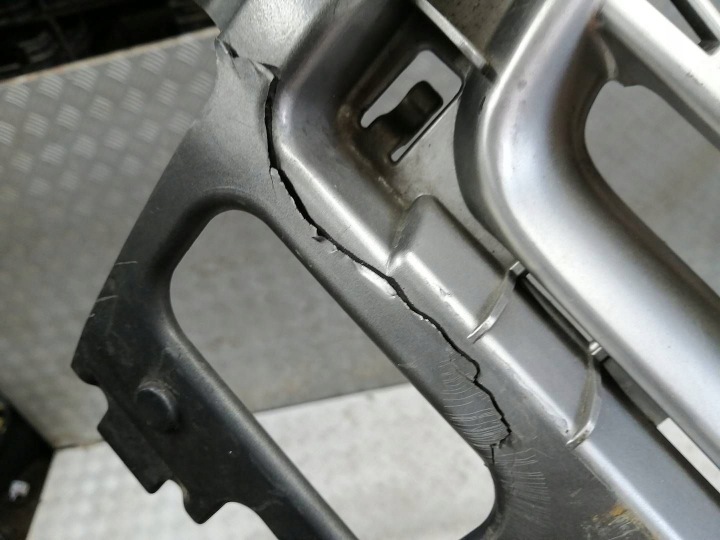 LAND ROVER FREELANDER 2 MOULURE PARE-CHOCS AVANT